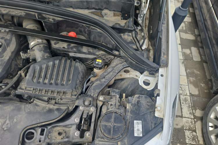 Used BMW X1 2016 sDrive18Li Fashion Model Engine Bay Left