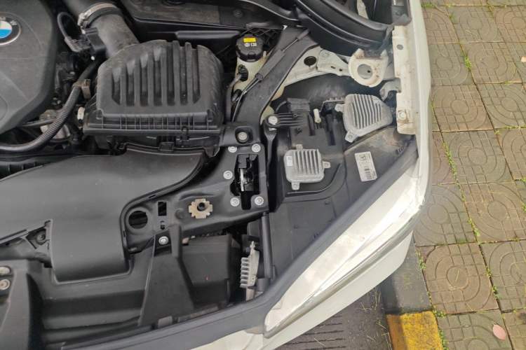 Used BMW X1 2016 sDrive18Li Premium Edition Engine Bay Left