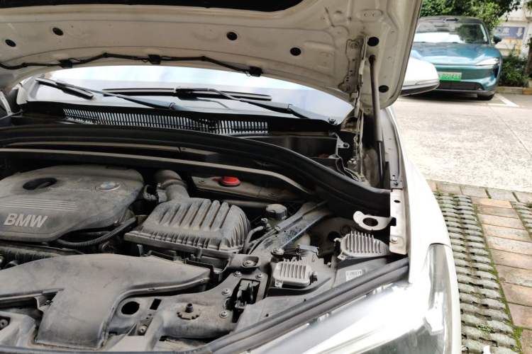 Used BMW X1 2016 sDrive18Li Premium Edition Engine Bay Left