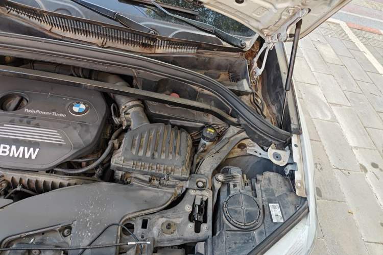 Used BMW X1 2016 sDrive18Li Fashion Model Engine Bay Left