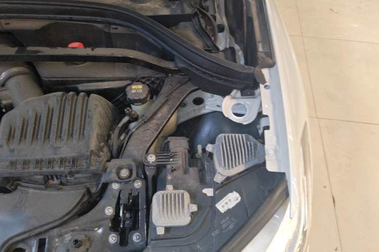 Used BMW X1 2016 sDrive18Li Fashion Model Engine Bay Left