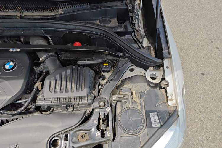 Used BMW X1 2016 sDrive18Li Fashion Model Engine Bay Left