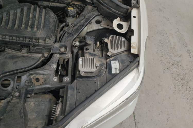 Used BMW X1 2016 sDrive18Li Premium Edition Engine Bay Left