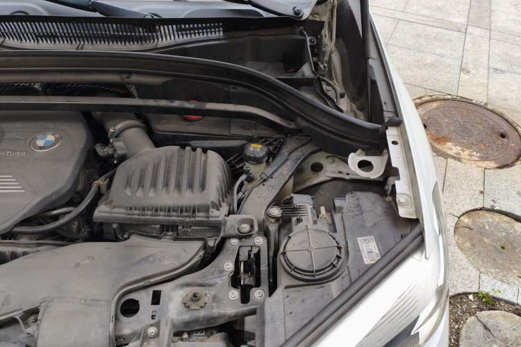 Used BMW X1 2016 sDrive18Li Fashion Model Engine Bay Left