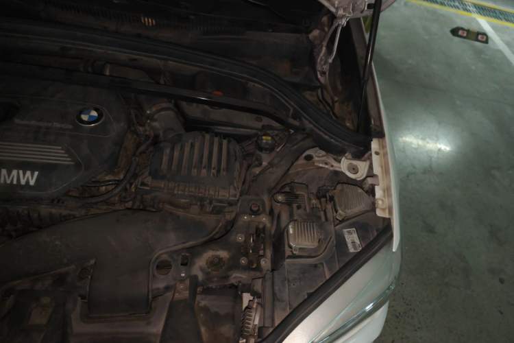 Used BMW X1 2016 sDrive18Li Premium Edition Engine Bay Left