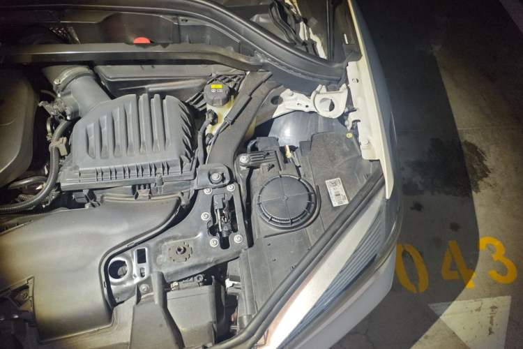 Used BMW X1 2016 sDrive18Li Fashion Model Engine Bay Left