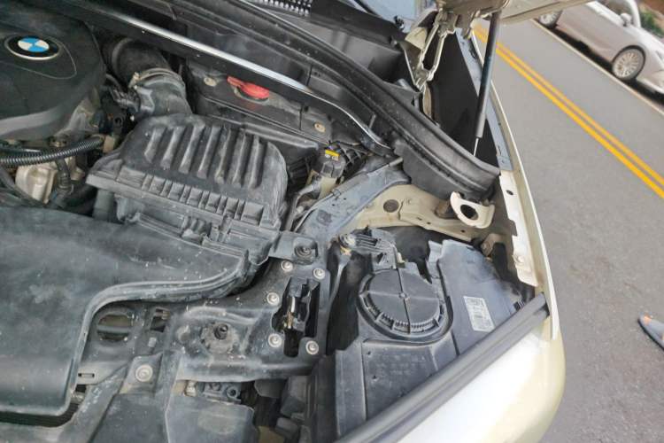 Used BMW X1 2016 sDrive18Li Fashion Model Engine Bay Left