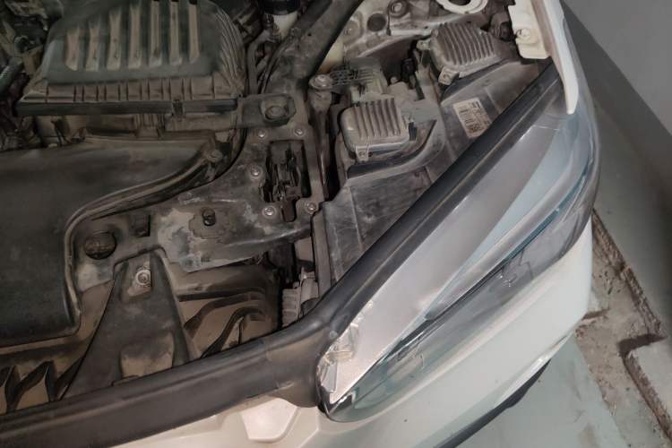 Used BMW X1 2016 sDrive18Li Premium Edition Engine Bay Left