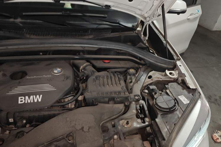 Used BMW X1 2016 sDrive18Li Fashion Model Engine Bay Left