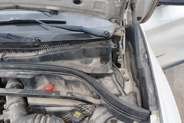 Used BMW X1 2016 sDrive18Li Fashion Model Engine Bay Left