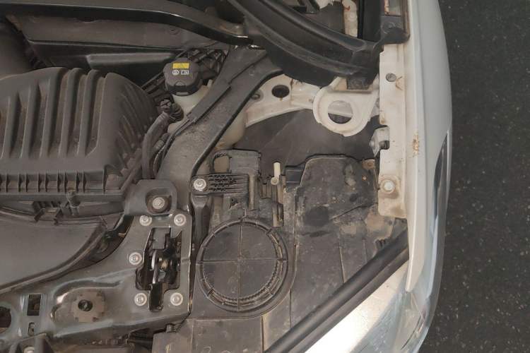 Used BMW X1 2016 sDrive18Li Fashion Model Engine Bay Left