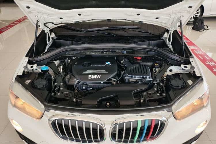 Used BMW X1 2016 sDrive18Li Fashion Model Engine Bay