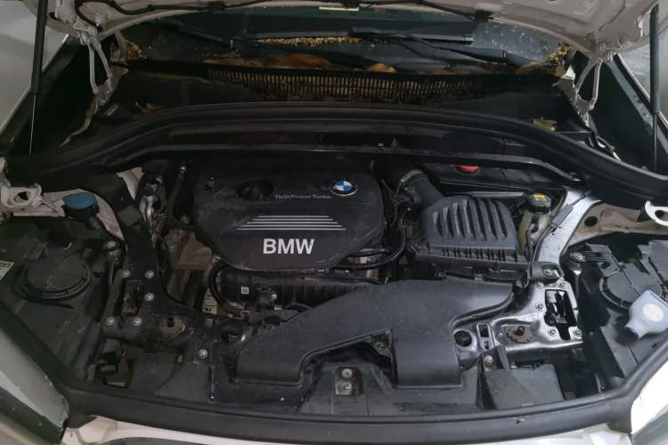 Used BMW X1 2016 sDrive18Li Fashion Model Engine Bay