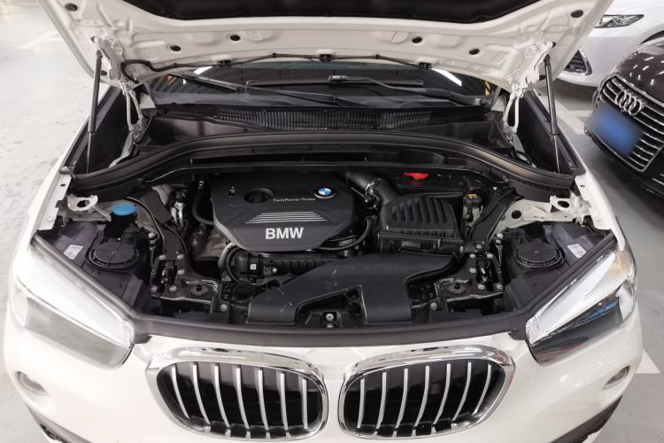 Used BMW X1 2016 sDrive18Li Fashion Model Engine Bay