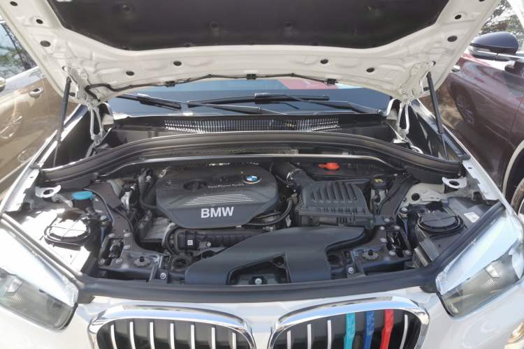 Used BMW X1 2016 sDrive18Li Fashion Model Engine Bay