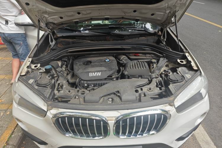 Used BMW X1 2016 sDrive18Li Fashion Model Engine Bay
