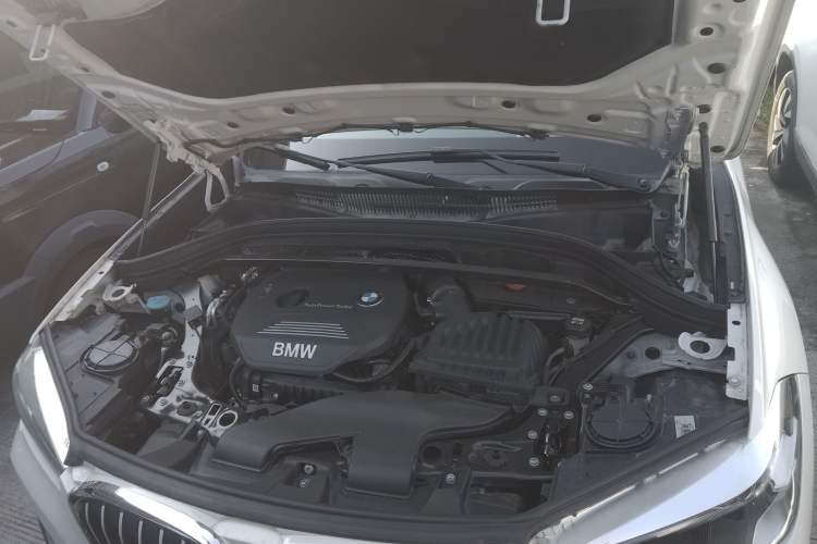Used BMW X1 2016 sDrive18Li Fashion Model Engine Bay