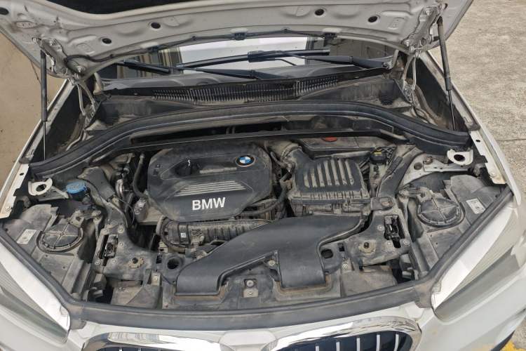 Used BMW X1 2016 sDrive18Li Fashion Model Engine Bay