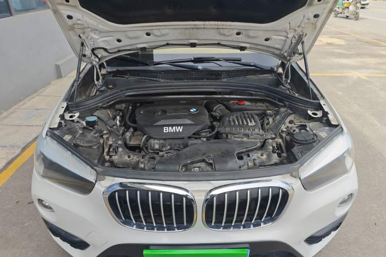Used BMW X1 2016 sDrive18Li Fashion Model Engine Bay