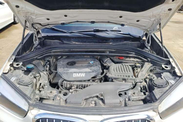 Used BMW X1 2016 sDrive18Li Fashion Model Engine Bay
