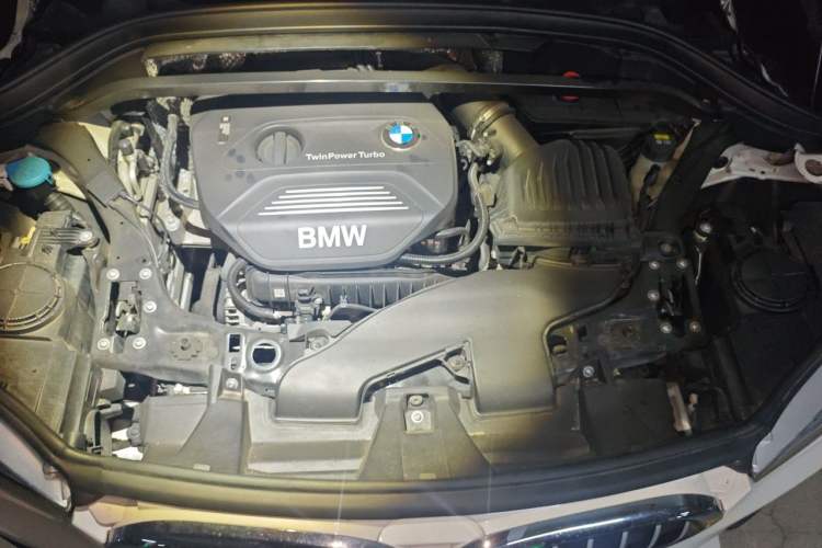 Used BMW X1 2016 sDrive18Li Fashion Model Engine Bay