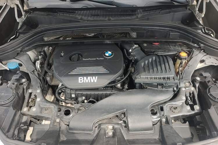 Used BMW X1 2016 sDrive18Li Fashion Model Engine Bay