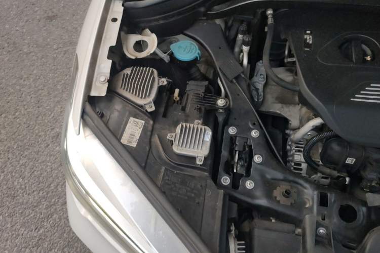 Used BMW X1 2016 sDrive18Li Premium Edition Engine Bay Right
