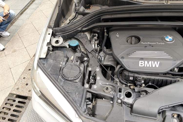 Used BMW X1 2016 sDrive18Li Fashion Model Engine Bay Right