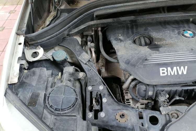 Used BMW X1 2016 sDrive18Li Fashion Model Engine Bay Right