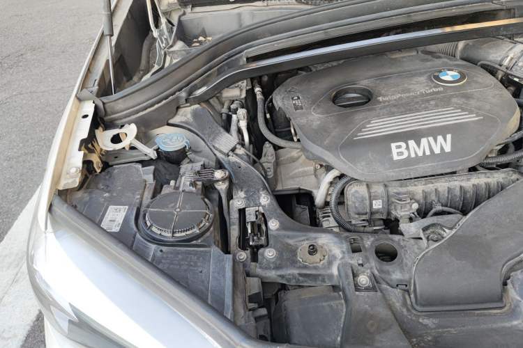 Used BMW X1 2016 sDrive18Li Fashion Model Engine Bay Right