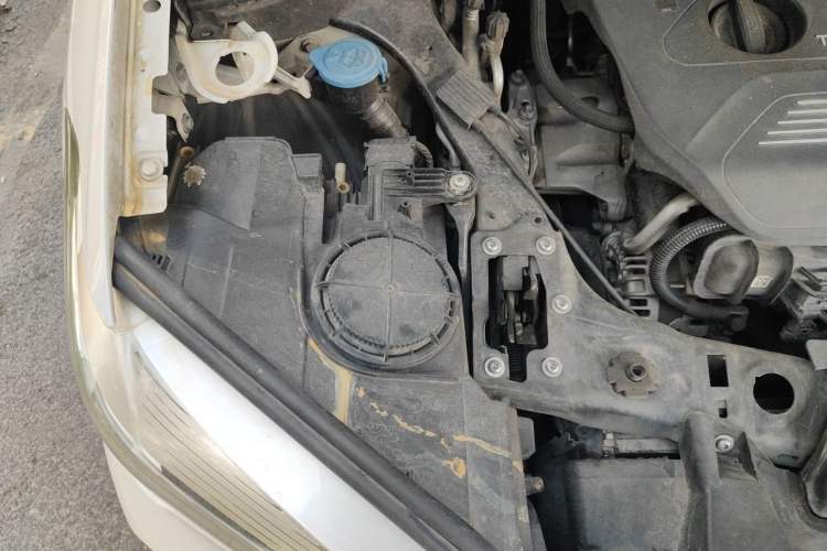 Used BMW X1 2016 sDrive18Li Fashion Model Engine Bay Right