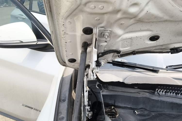 Used BMW X1 2016 sDrive18Li Premium Edition Engine Bay Right