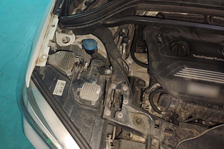 Used BMW X1 2016 sDrive18Li Premium Edition Engine Bay Right