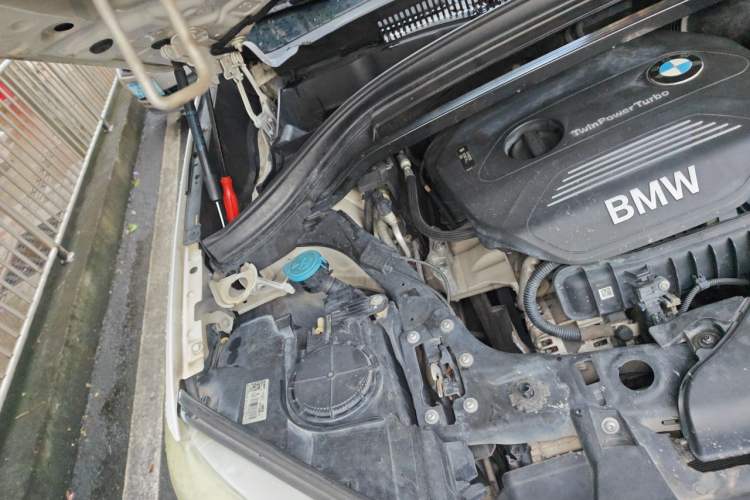 Used BMW X1 2016 sDrive18Li Fashion Model Engine Bay Right
