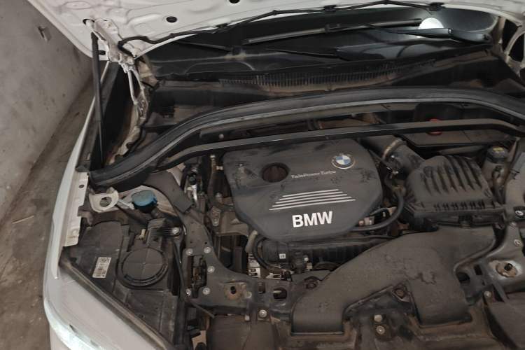 Used BMW X1 2016 sDrive18Li Fashion Model Engine Bay Right