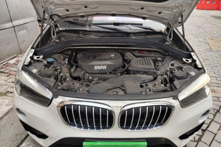 Used BMW X1 2016 sDrive18Li Fashion Model Engine Bay
