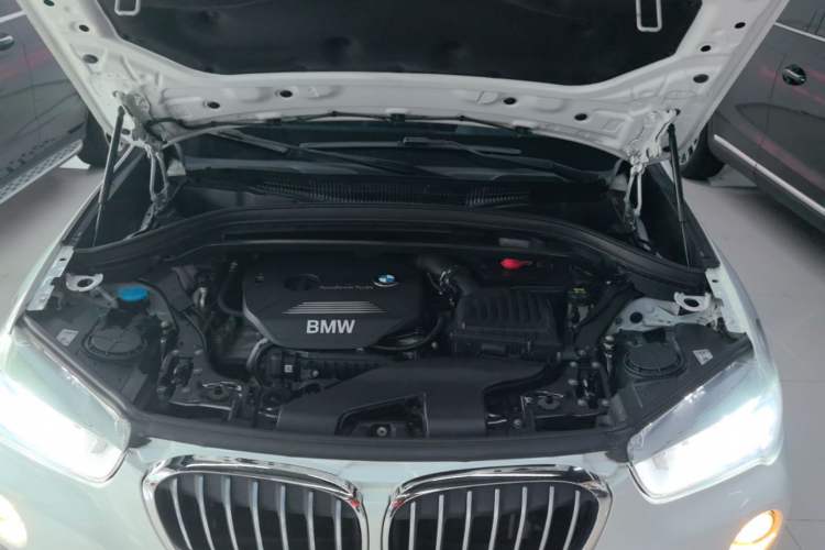 Used BMW X1 2016 sDrive18Li Fashion Model Engine Bay