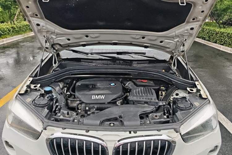 Used BMW X1 2016 sDrive18Li Fashion Model Engine Bay