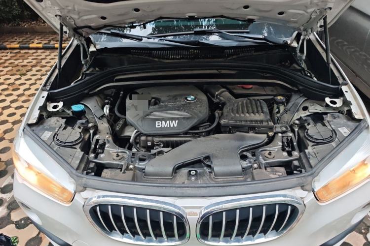 Used BMW X1 2016 sDrive18Li Fashion Model Engine Bay