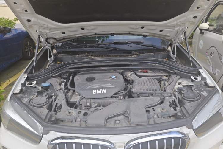 Used BMW X1 2016 sDrive18Li Fashion Model Engine Bay