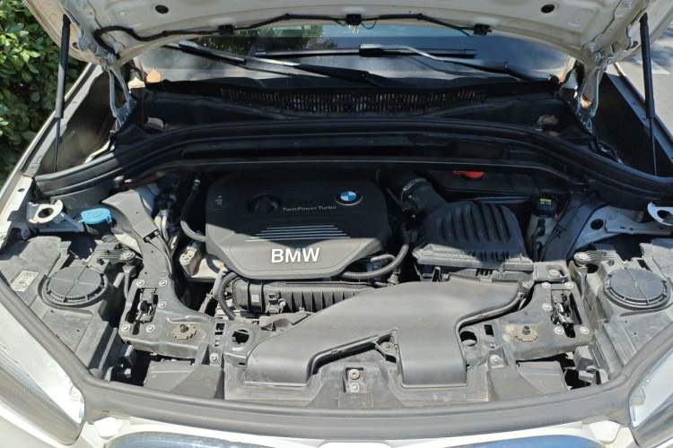 Used BMW X1 2016 sDrive18Li Fashion Model Engine Bay
