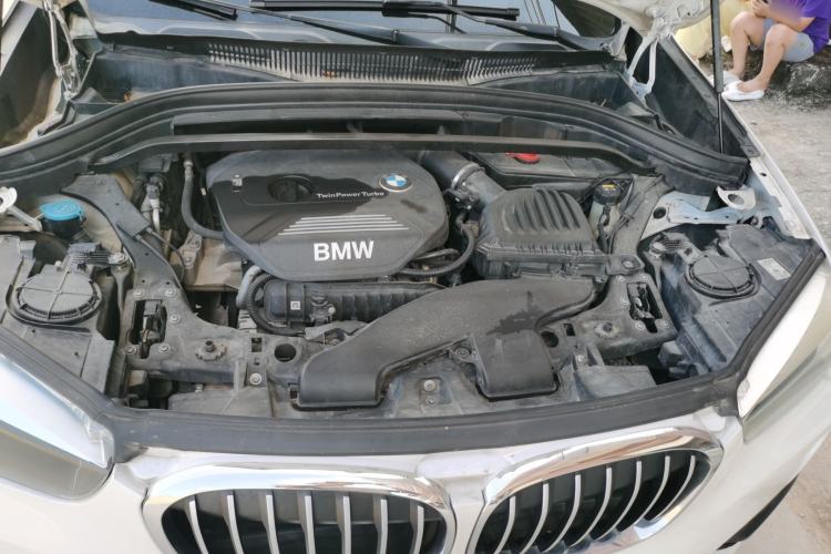 Used BMW X1 2016 sDrive18Li Fashion Model Engine Bay