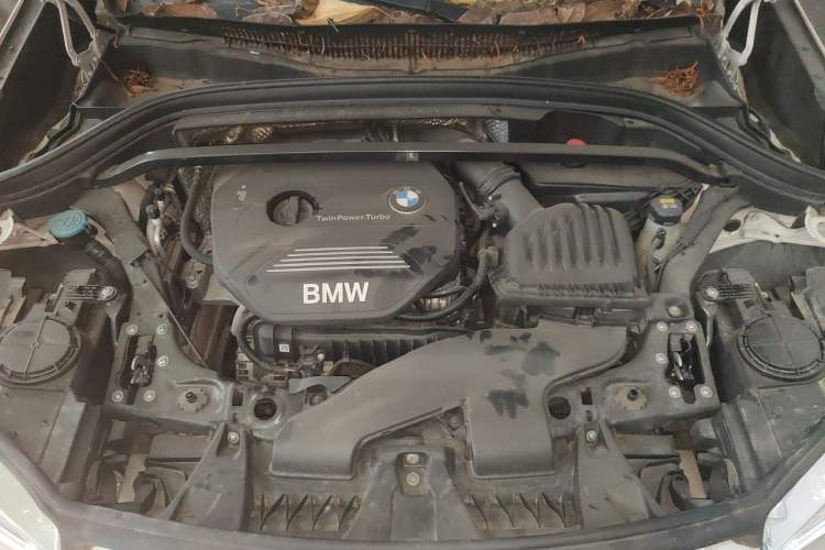 Used BMW X1 2016 sDrive18Li Fashion Model Engine Bay