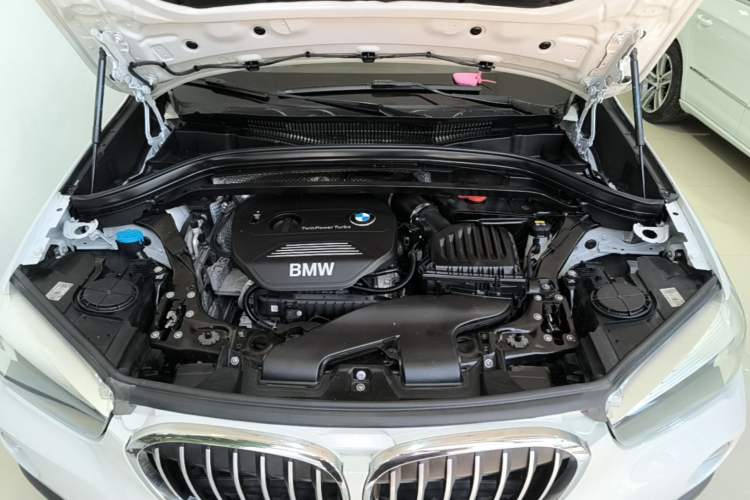 Used BMW X1 2016 sDrive18Li Fashion Model Engine Bay