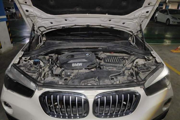 Used BMW X1 2016 sDrive18Li Fashion Model Engine Bay