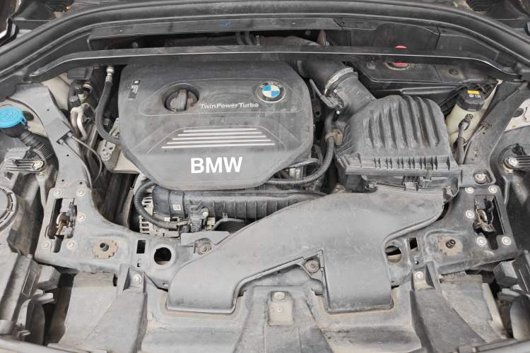 Used BMW X1 2016 sDrive18Li Fashion Model Engine Bay