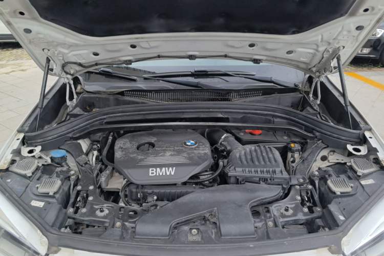 Used BMW X1 2016 sDrive18Li Fashion Model Engine Bay
