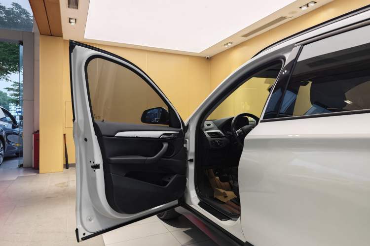 Used BMW X1 2016 sDrive18Li Premium Edition Exterior 8