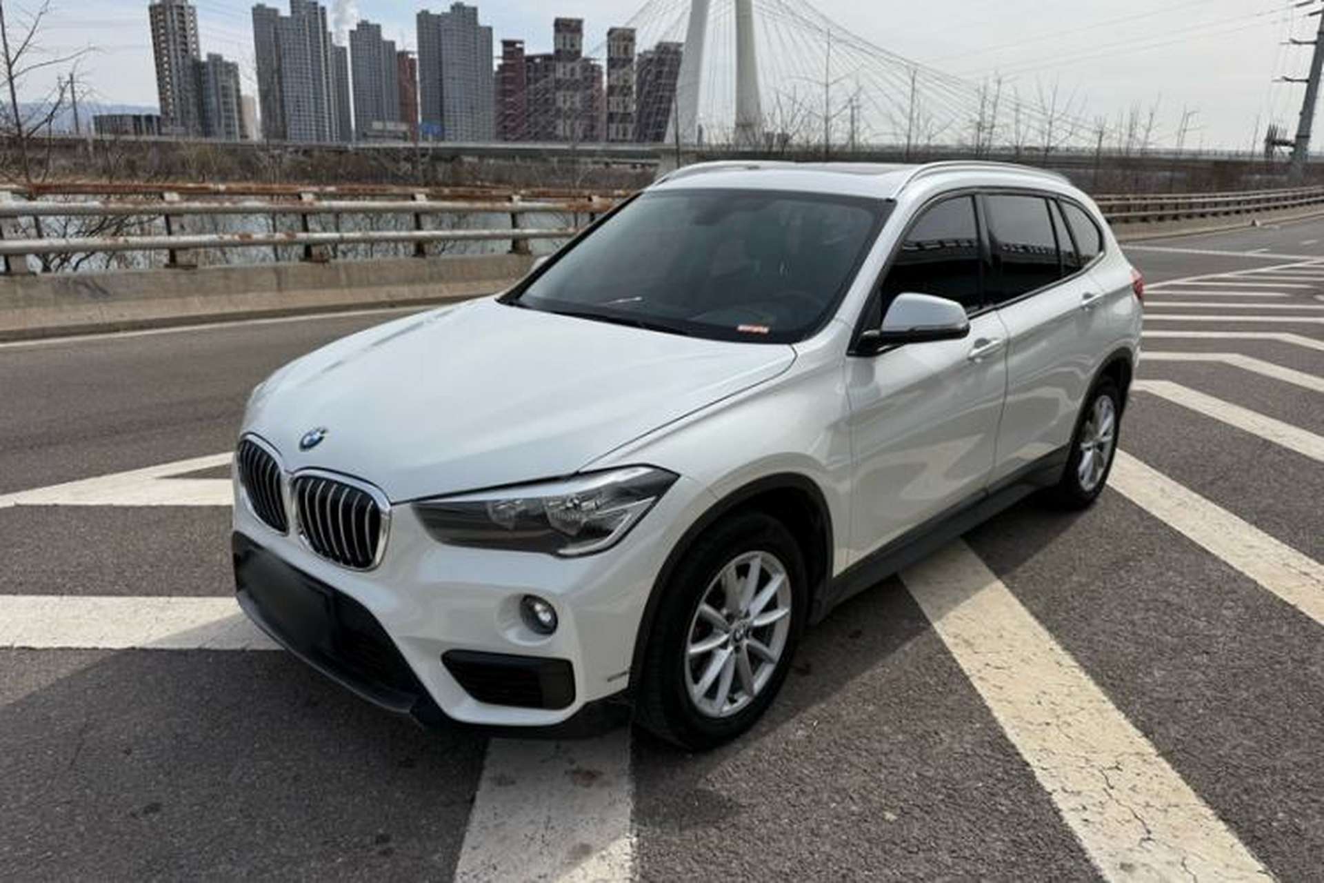 Used BMW X1 2016 sDrive18Li Fashion Model Front Left 45 Deg
