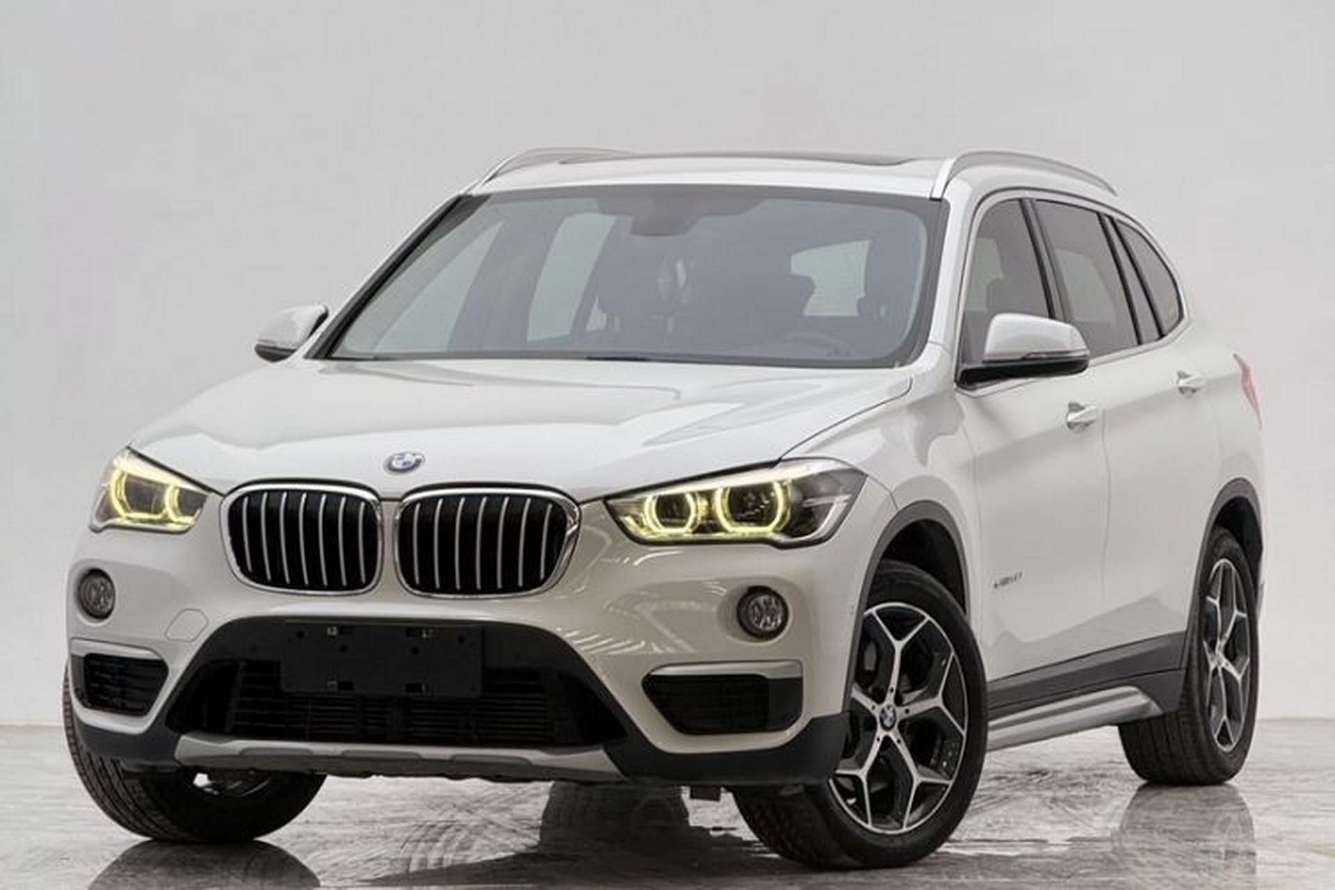 Used BMW X1 2016 sDrive20Li Luxury Model Front Left 45 Deg